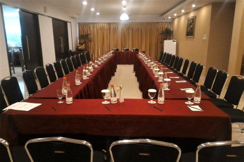 Kembang Hotel Cihampelas Bandung Dış mekan fotoğraf